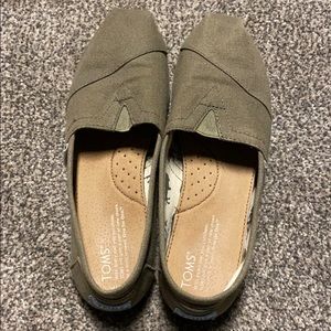 Tom’s Olive Green Canvas Shoes
